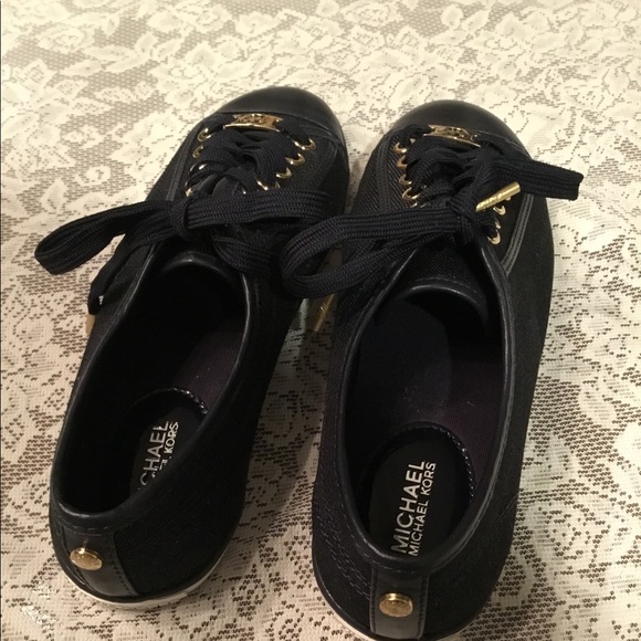 Michael Kors Kristy Sneaker Women’s Size 6, Color Denim - Picture 4 of 5